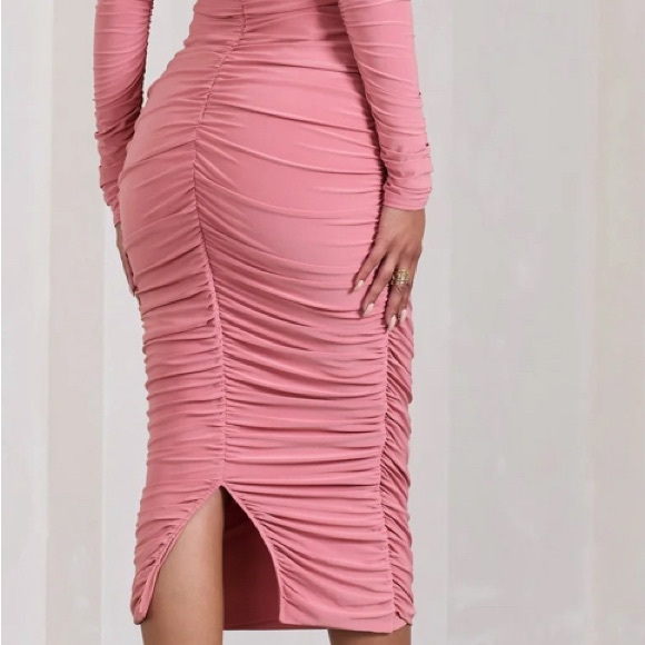 DAVINA BLUSH PINK RUCHED TWIST BARDOT LONG-SLEEVE MATERNITY MIDI DRESS - Picture 3 of 4
